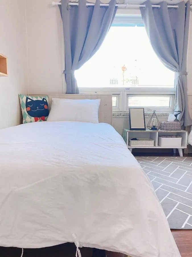 Lefthander Guesthouse Jeju Affittacamere