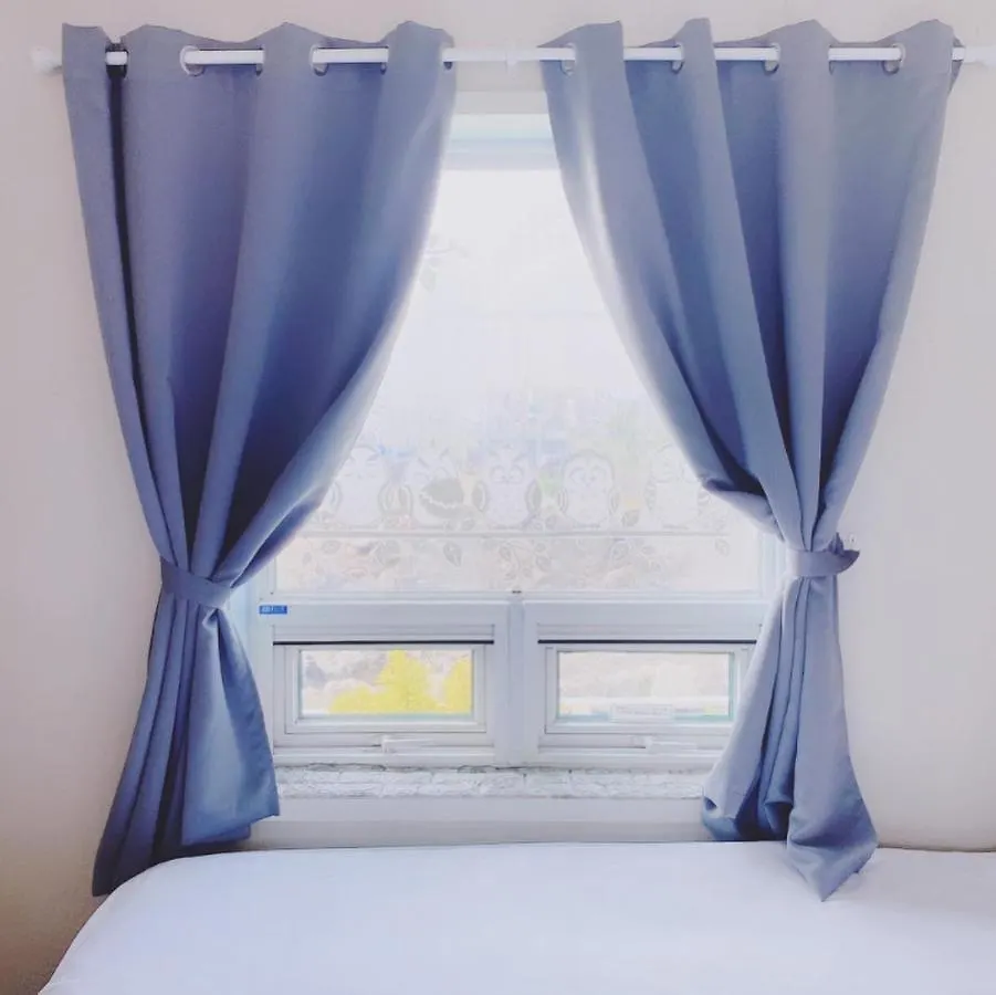 Lefthander Guesthouse Jeju