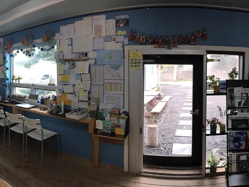 Affittacamere Lefthander Guesthouse Jeju