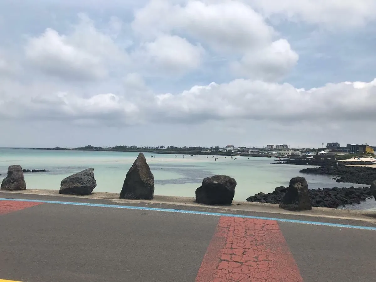 Lefthander Guesthouse Jeju Affittacamere