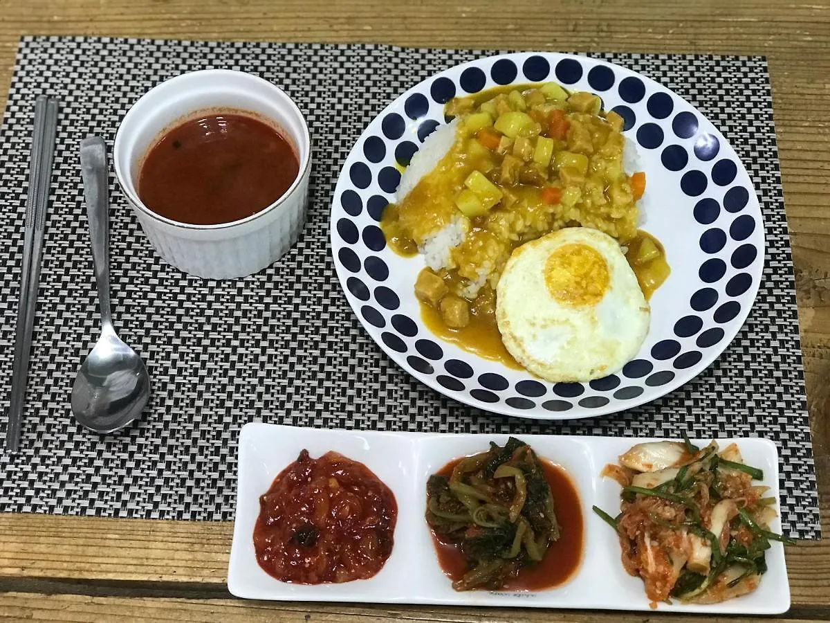 Lefthander Guesthouse Jeju
